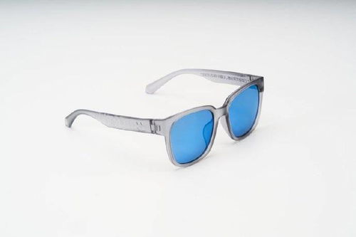 暴龙眼镜联合可口可乐开发彩虹眼镜 王俊凯代言的都是什么神仙品牌