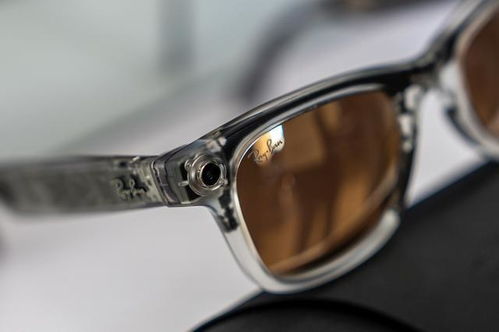 AI眼镜元年 下一个智能终端，比手机更贴身